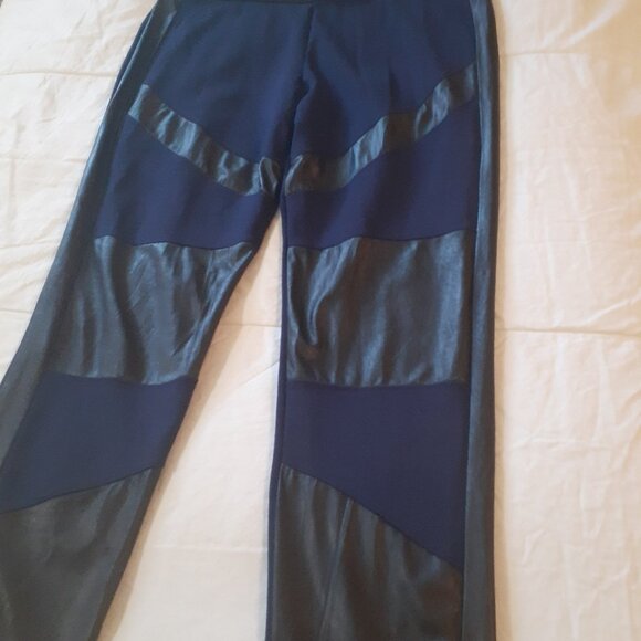 Nygard Slims Legging by Peter Nygard Size Large, Blue/Black - Picture 2 of 7